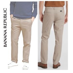 Banana Republic Aiden Mens Chino Pants, size 34 x 32 - Transition Cream